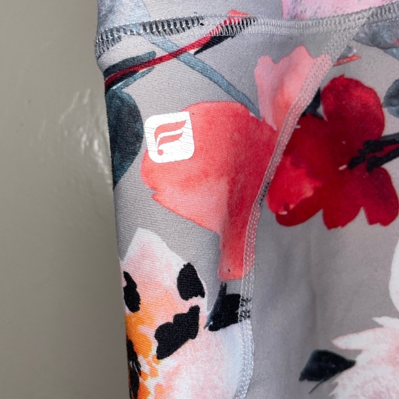 Fabletics size Medium 7/8 leggings - Picture 5 of 5